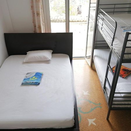 Shared Rooms Near Acropolis And Monastiraki Athen Eksteriør billede